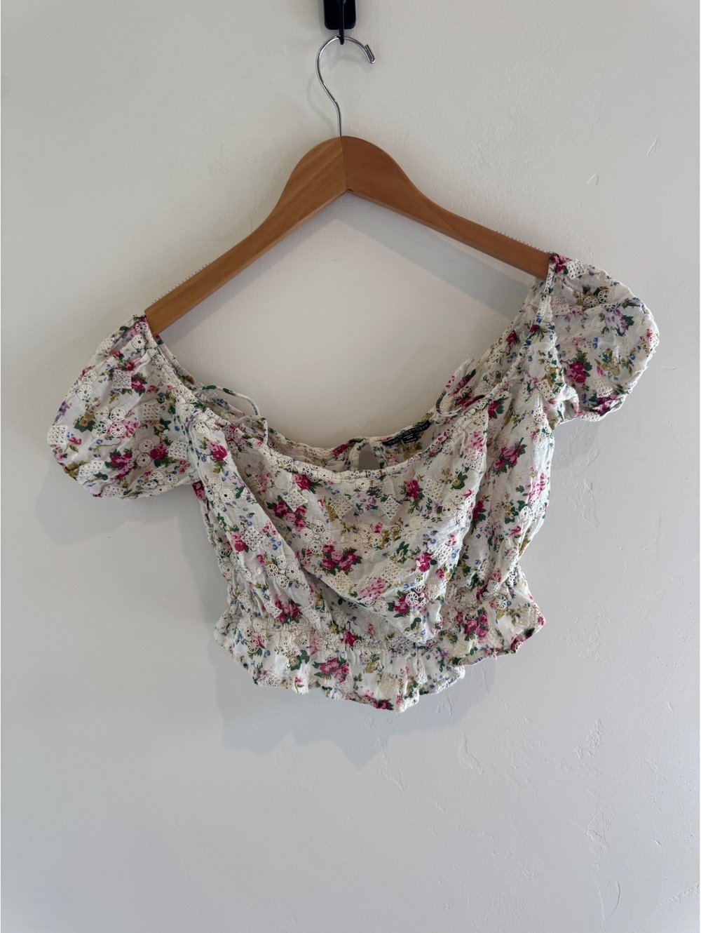 Topshop Floral Eyelet Puff Sleeve Crop Top Size US 2 Cottagecore